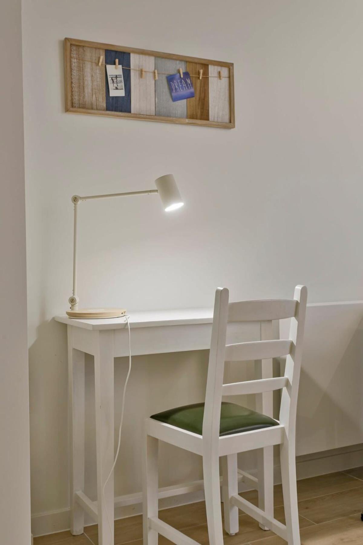 Huswell - Stunning Apartment At The Beachfront Of De Haan Esterno foto